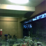 駐輪場：最近の傾向では、借りる程度の軽い感覚で自転車を窃盗する人が多くなっています。